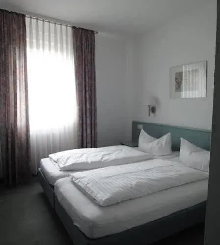 Eulenspiegel - Nichtrauchhotel - Garni מלון 3*